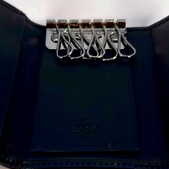 Authentic Gucci monogram canvas key holder / pouch 6 ring, great condition - Picture 5 of 5